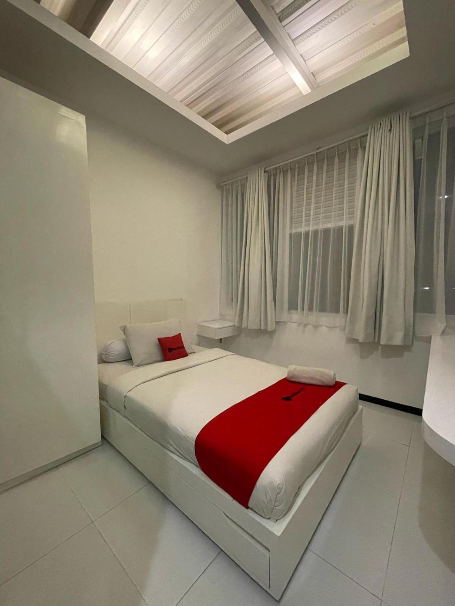 Reddoorz Plus Near Parahyangan University Bandung Extérieur photo