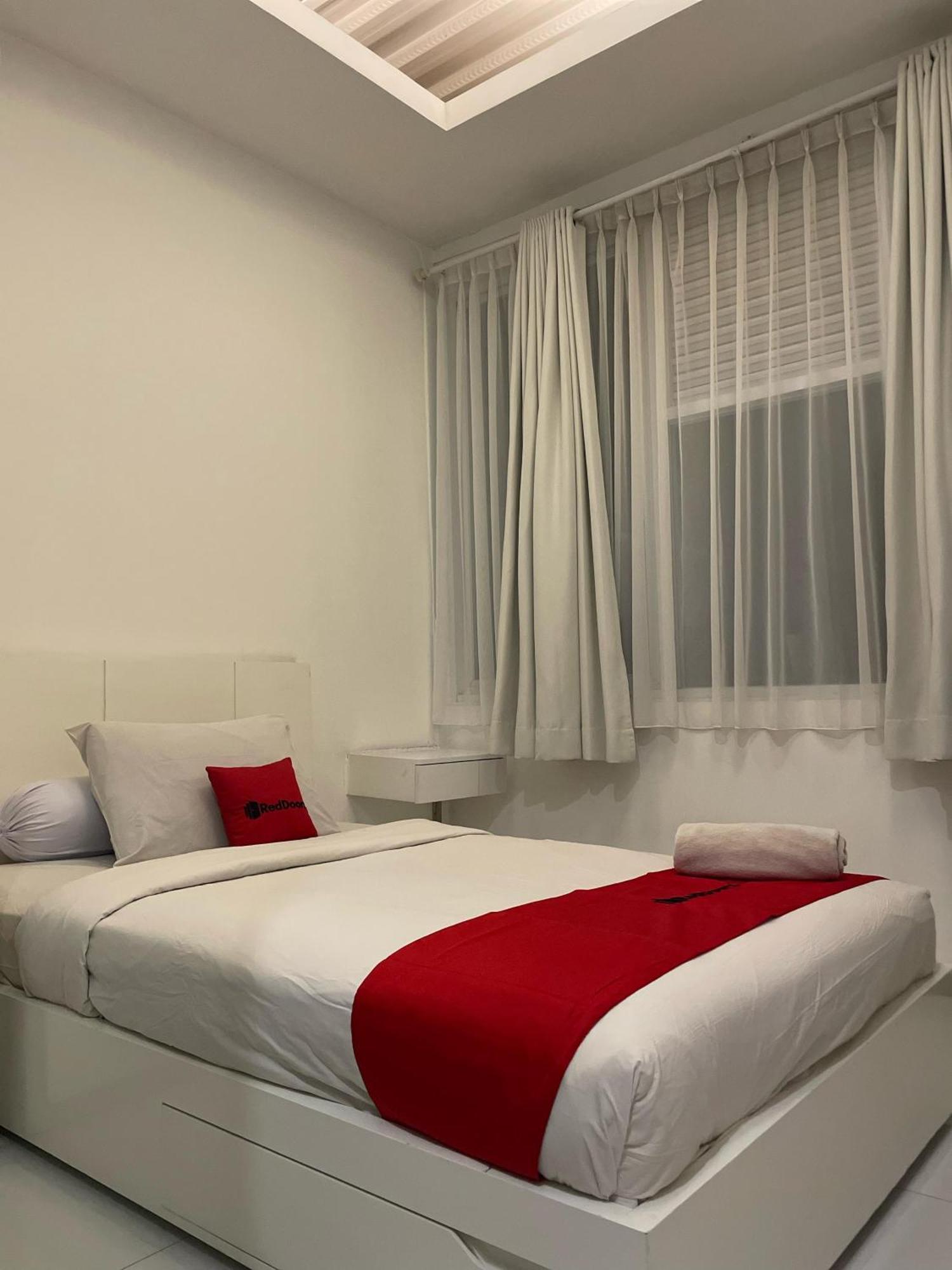 Reddoorz Plus Near Parahyangan University Bandung Extérieur photo