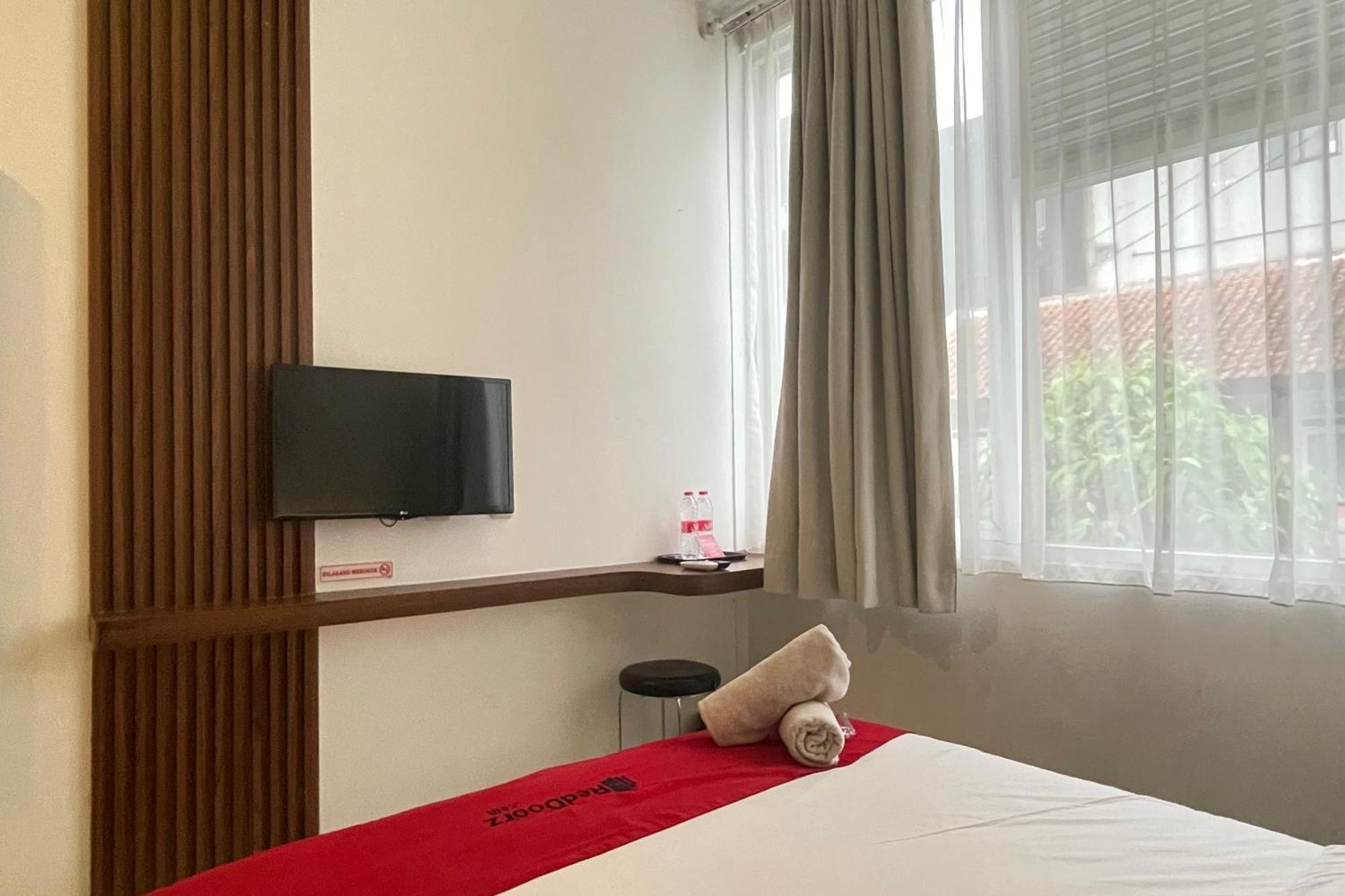 Reddoorz Plus Near Parahyangan University Bandung Extérieur photo