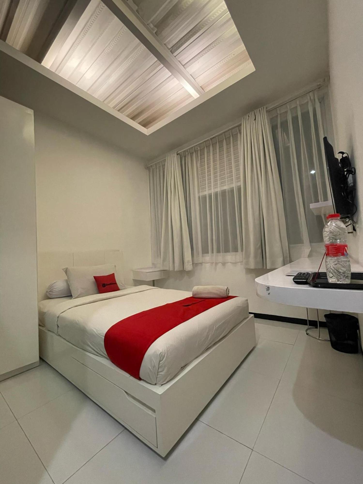 Reddoorz Plus Near Parahyangan University Bandung Extérieur photo