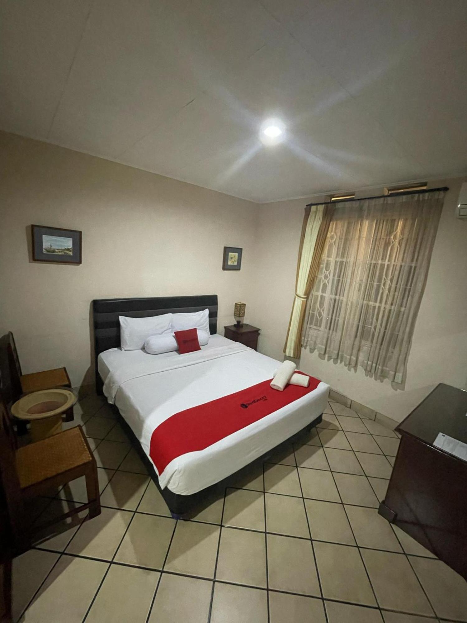 Reddoorz Plus Near Parahyangan University Bandung Extérieur photo