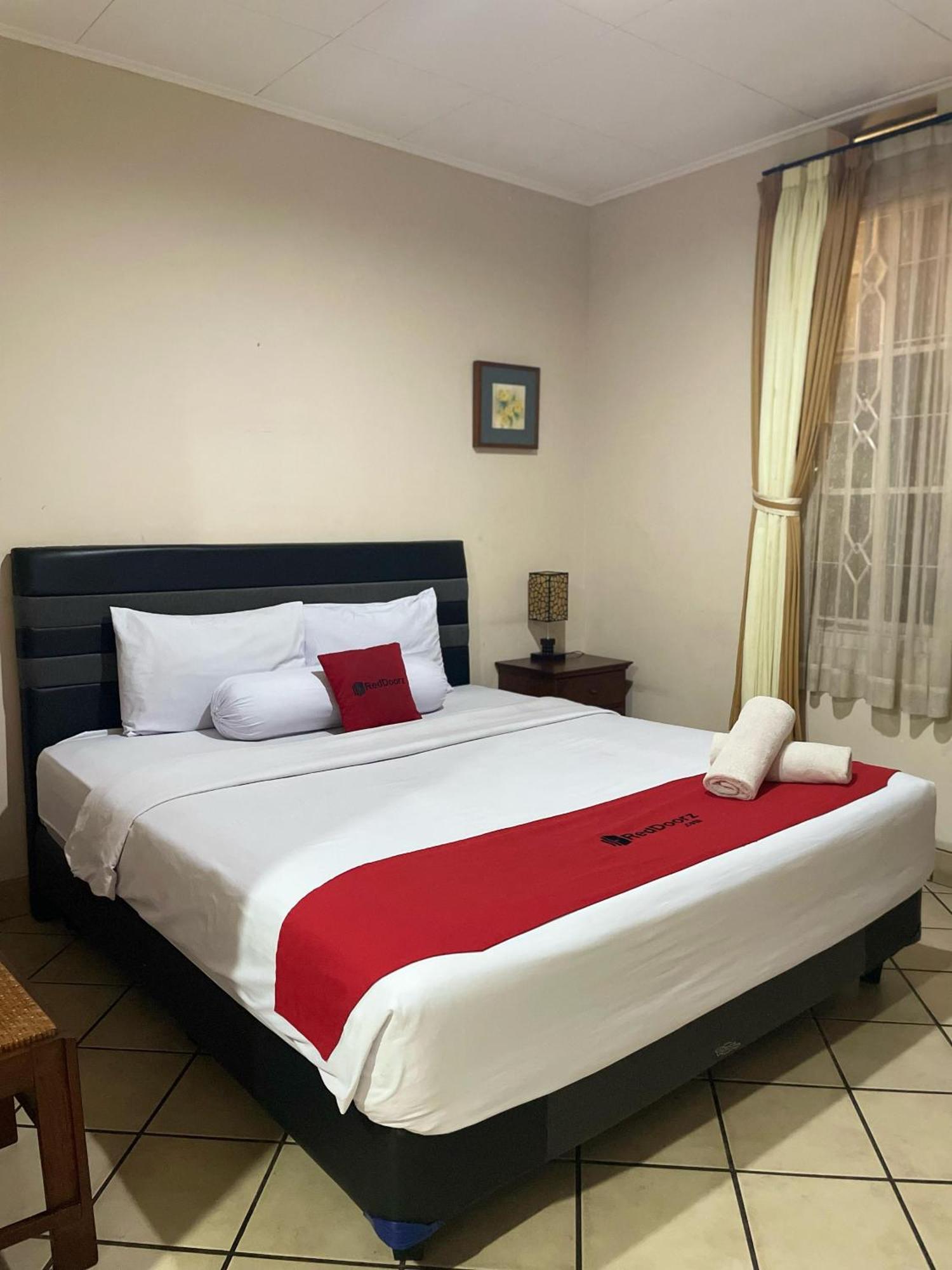 Reddoorz Plus Near Parahyangan University Bandung Extérieur photo