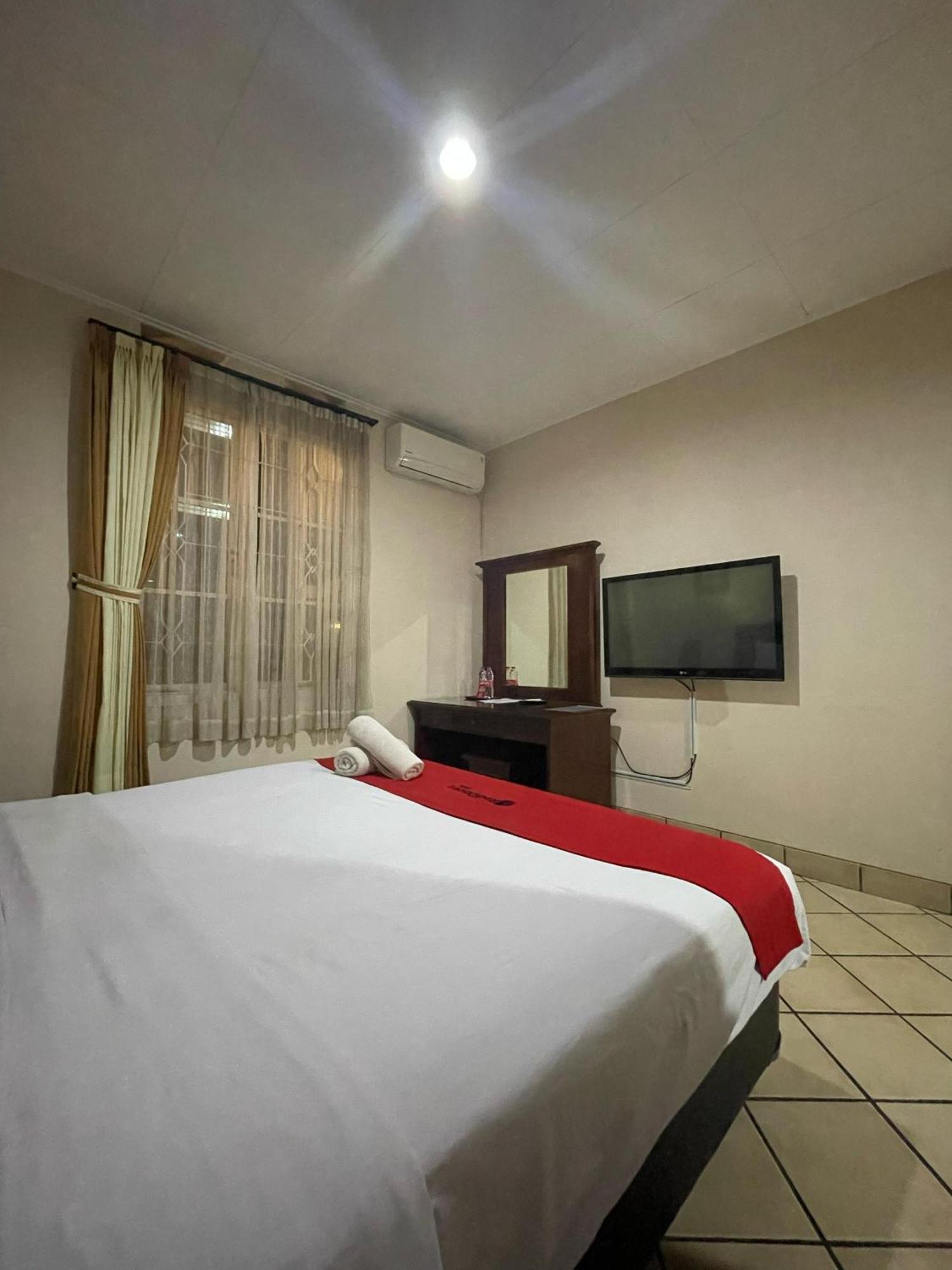 Reddoorz Plus Near Parahyangan University Bandung Extérieur photo