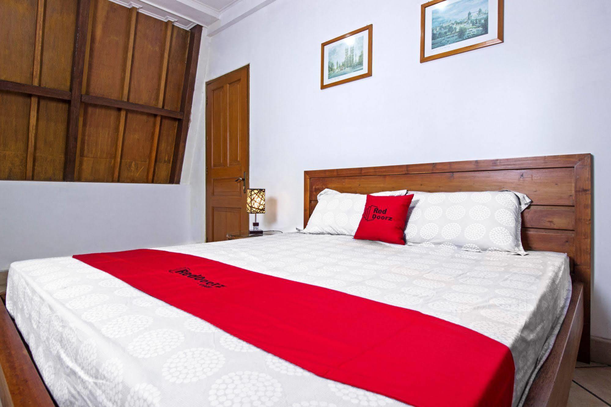 Reddoorz Plus Near Parahyangan University Bandung Extérieur photo
